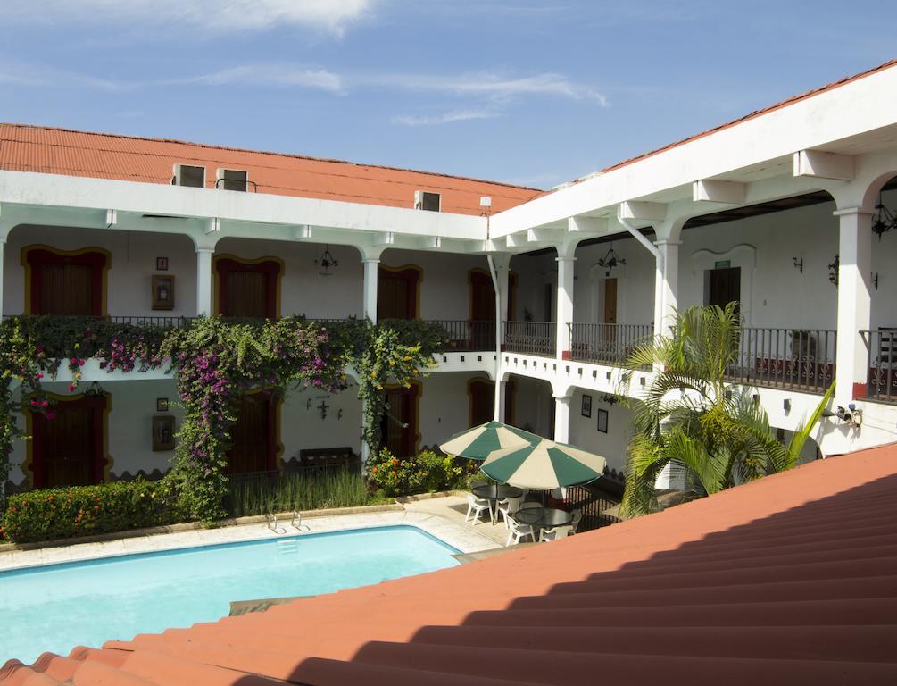 Hotel Posada de Don José Retalhuleu Esterno foto