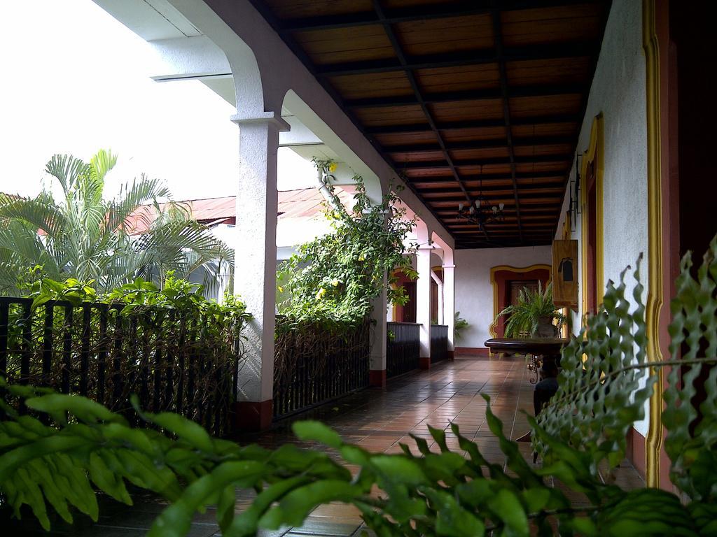 Hotel Posada de Don José Retalhuleu Esterno foto
